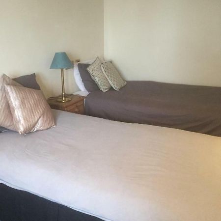 The Bear Hotel Chippenham  Esterno foto