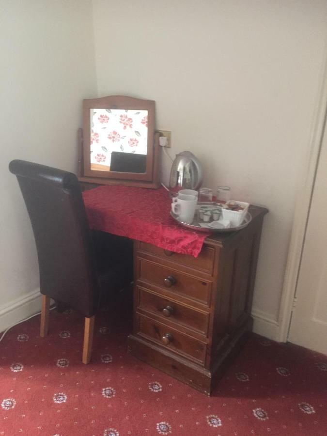 The Bear Hotel Chippenham  Esterno foto