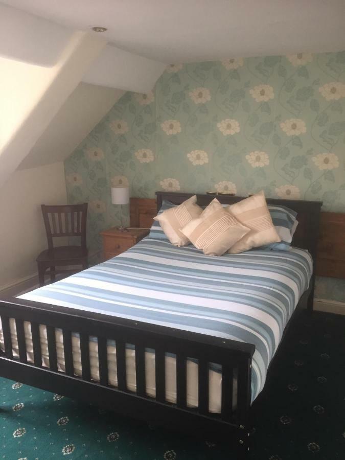 The Bear Hotel Chippenham  Esterno foto